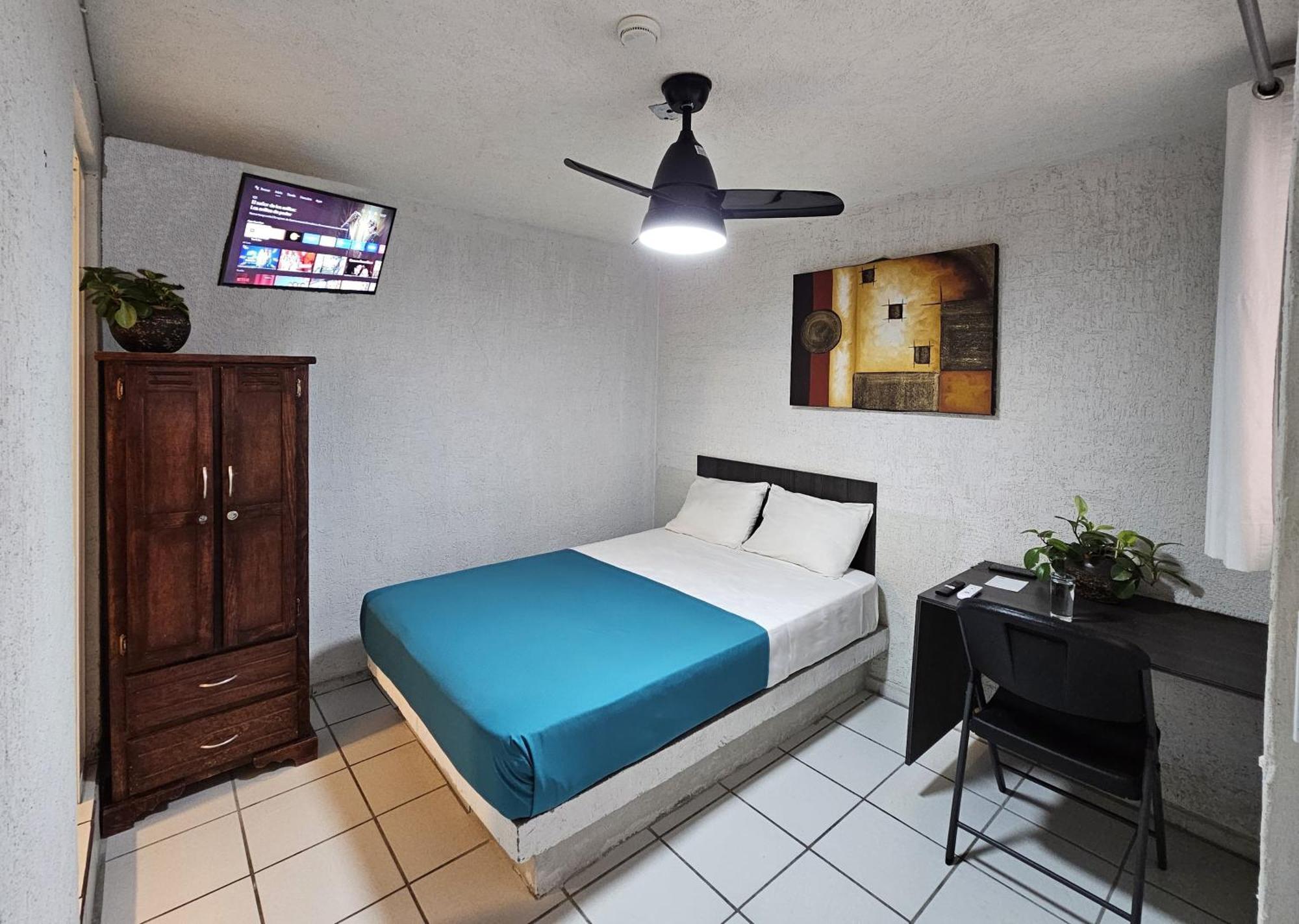 Hotel Del Refugio Гуадалахара Екстериор снимка