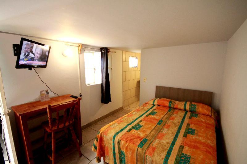 Hotel Del Refugio Гуадалахара Екстериор снимка